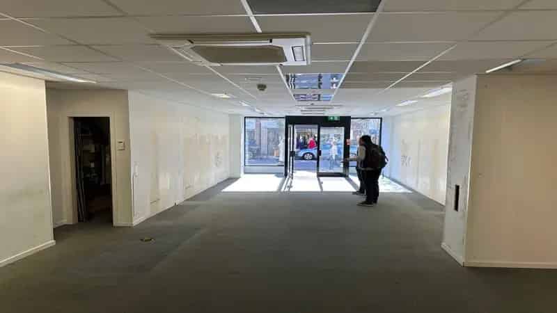 Amersham Retail Unit - Prime Location Next to Costa