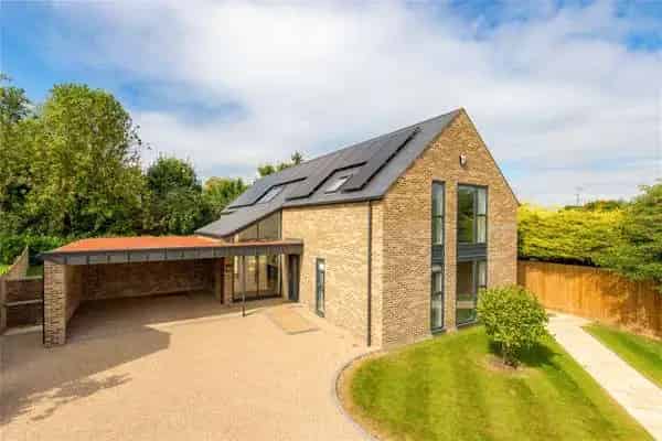 Luxury 4-Bedroom Family Home Cambridge