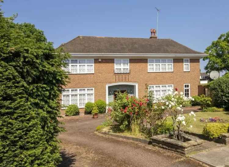 Detached House with Extensive Gardens Near Kenwood and Hampstead