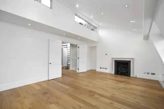 Duplex for Sale in Egerton Gardens London SW3