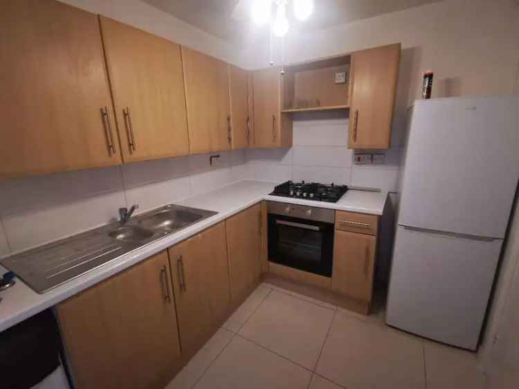 3 bedroom semi-detached house to rent