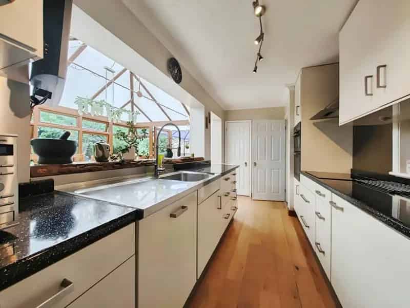 4 bedroom House
 For Sale