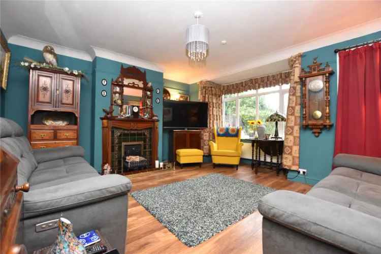 House For Sale in Leeds, England