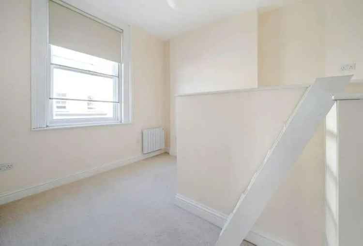 1 Bed Flat for Sale High Ceilings Modern Kitchen Great Location