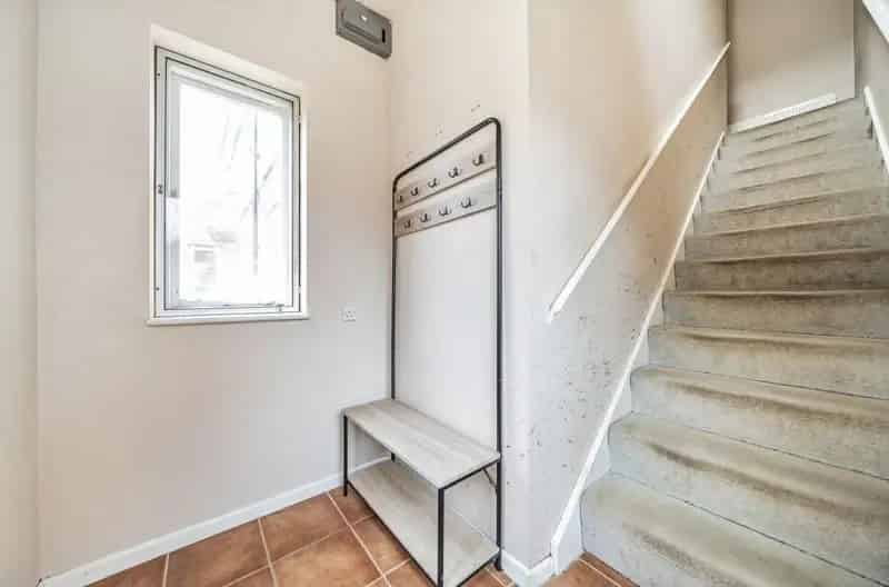 2 Bed Top Floor Maisonette For Sale Andover