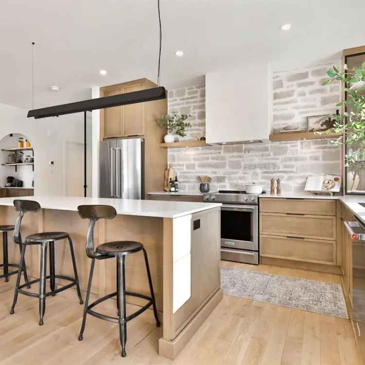 Unique Custom-Designed Home near Richelieu Falls