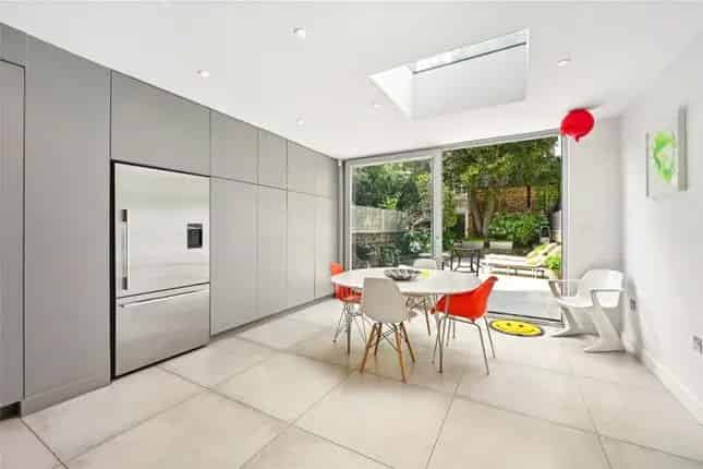3/4 Bedroom Family Home near Ravenscourt Park Askew Village London