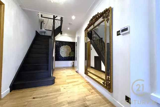 5 Bed 4 Bath Semi-Detached House for Sale in London SW15