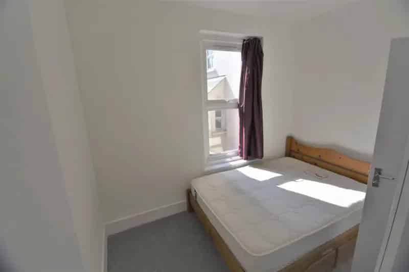1 Bedroom Flat To Rent Available April 22 2026