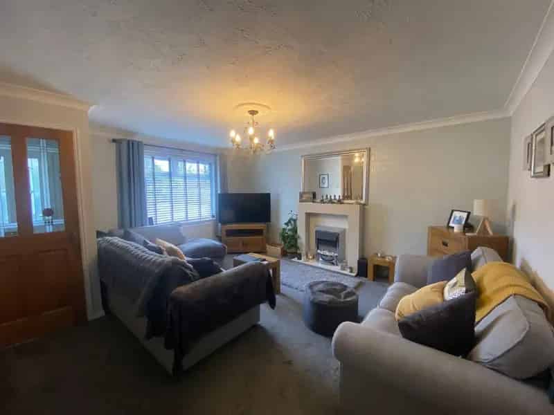 3 bed house for sale