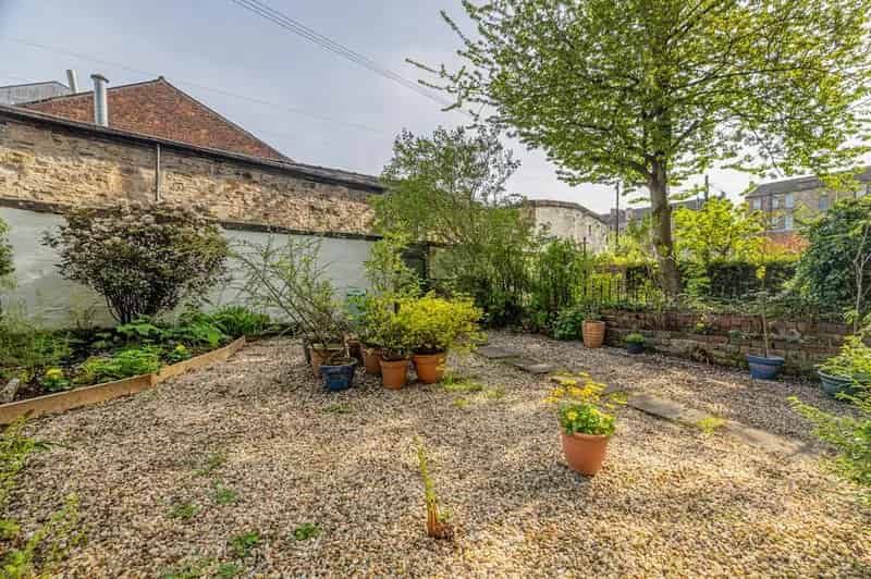 4 Bedroom Apartment for Sale in Dowanhill Glasgow