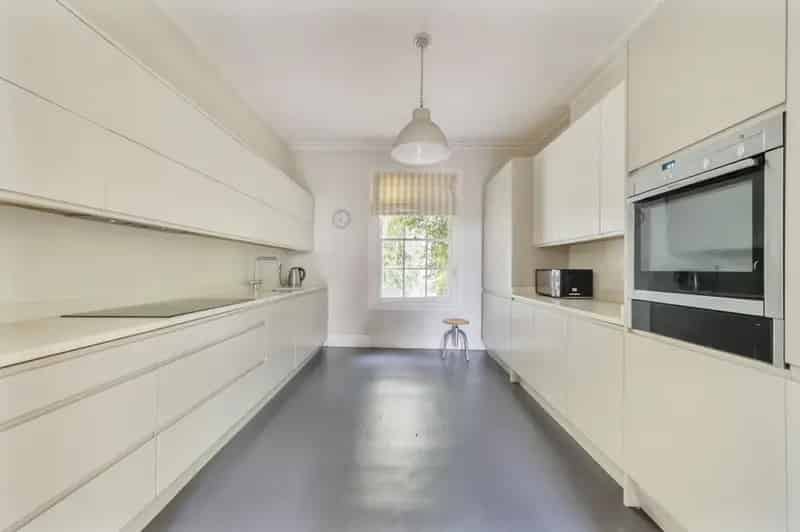 5 bedroom end of terrace house for sale