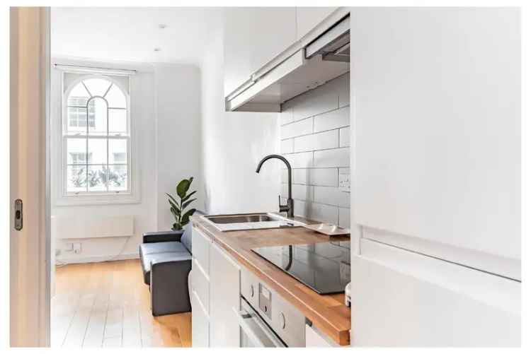 Flat For Sale in London, England