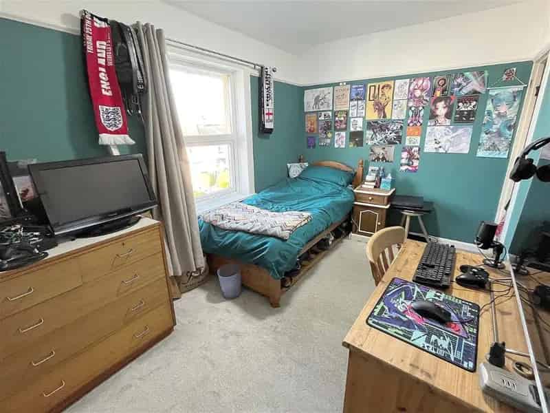 3 Bed Family Home For Sale in Dartmouth