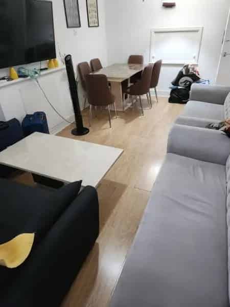 Spacious 2-Bedroom Flat near DLR and Canary Wharf