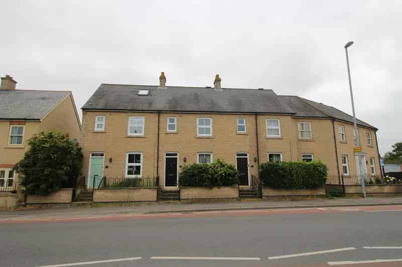 3 Bedroom Terraced House for Rent
