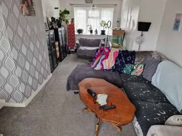 2 Bed House Near Merry Hill Shopping Centre Brierley Hill