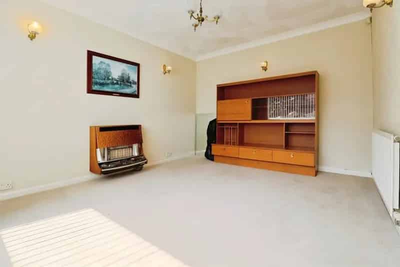 3 bedroom semi-detached house