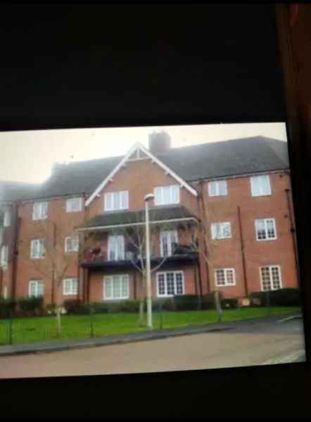 Flat For Rent in Wendover, England