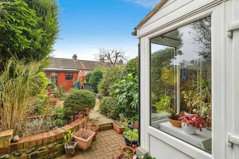 4 Storey Mid Terraced House Near Cromer Beach