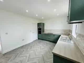 Newly Renovated 2-Double Bedroom House Near Town Centre