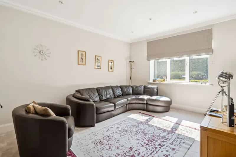 5 Bedroom Detached House for Sale in Cobham