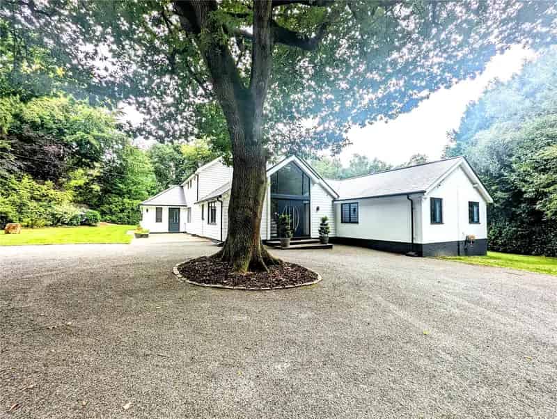 5 Bedroom Detached House for Sale Sandy Lane Crawley Down