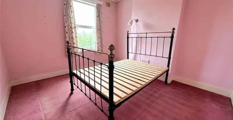 4 Bedroom House For Sale Requiring Modernisation