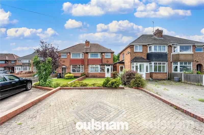 3 Bedroom Semi Detached House Northfield Birmingham