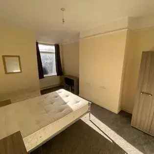 5 Bedroom Student House Manchester Fully Furnished Bills Included