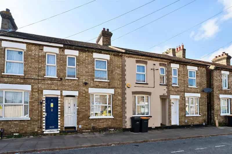 3 Bedroom Terraced House for Sale No Onward Chain