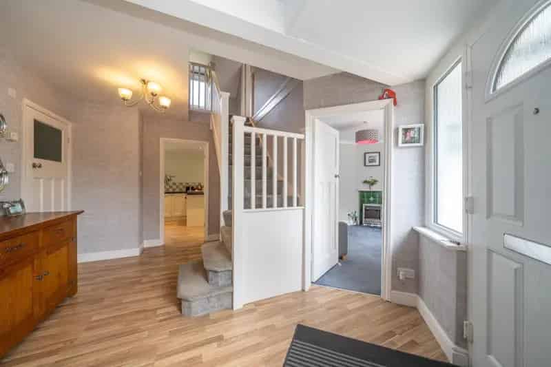 3 Bedroom Detached Chalet Bungalow Near Berkhamsted High Street