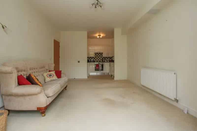 2 Bedroom Retirement Apartment Near High Street