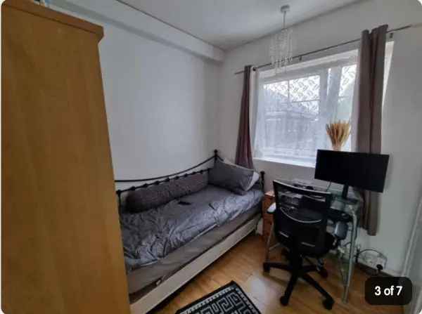 Flat For Rent in Plymouth, England