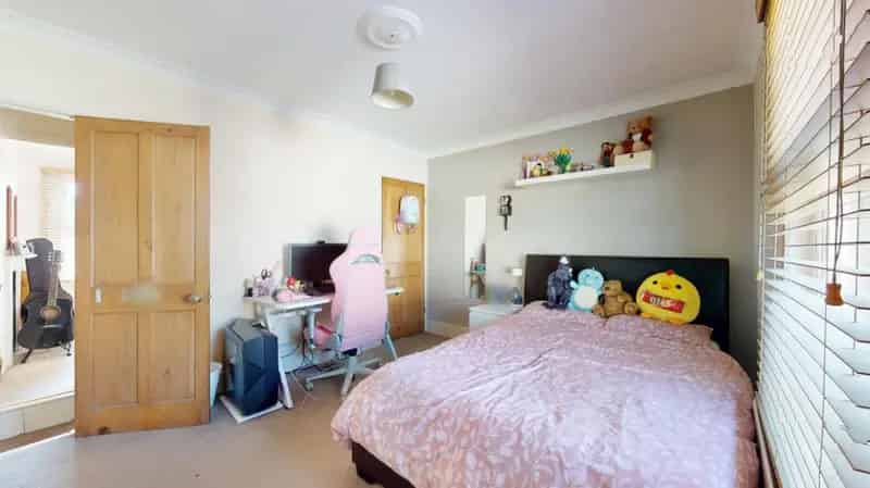 3 Bed Terraced House For Sale South Facing Garden