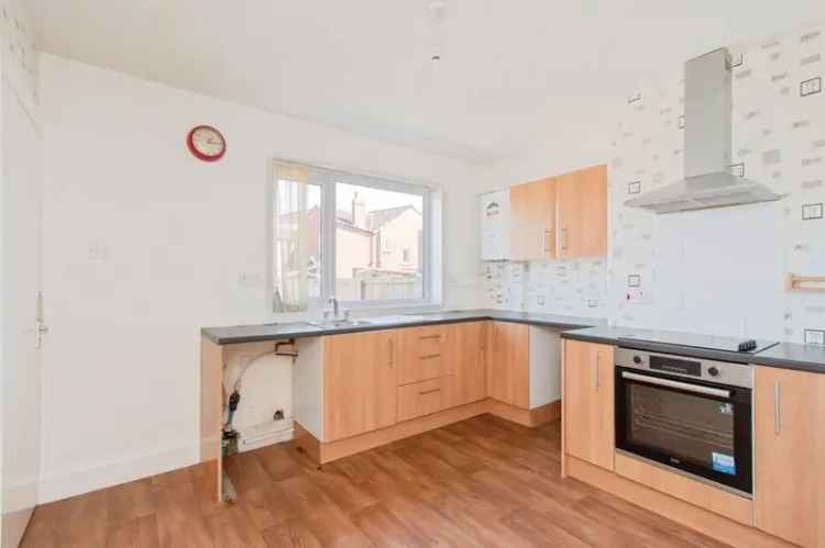 2 Bedroom Mid Terrace House for Sale Castleford WF10