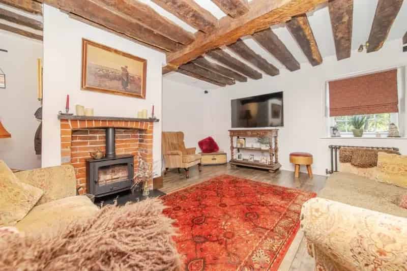 Charming 4-Bedroom Home Near Brightlingsea Marina