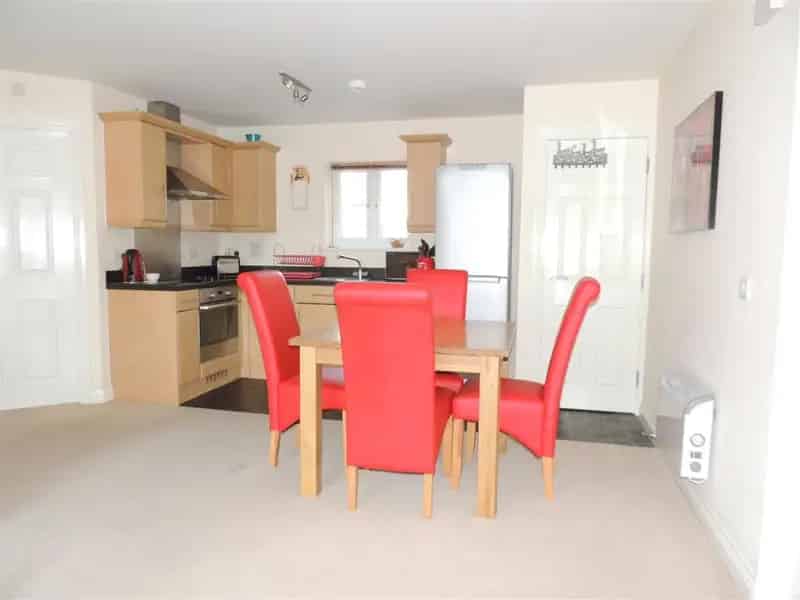 1 Bedroom Apartment near Kingswood High Street