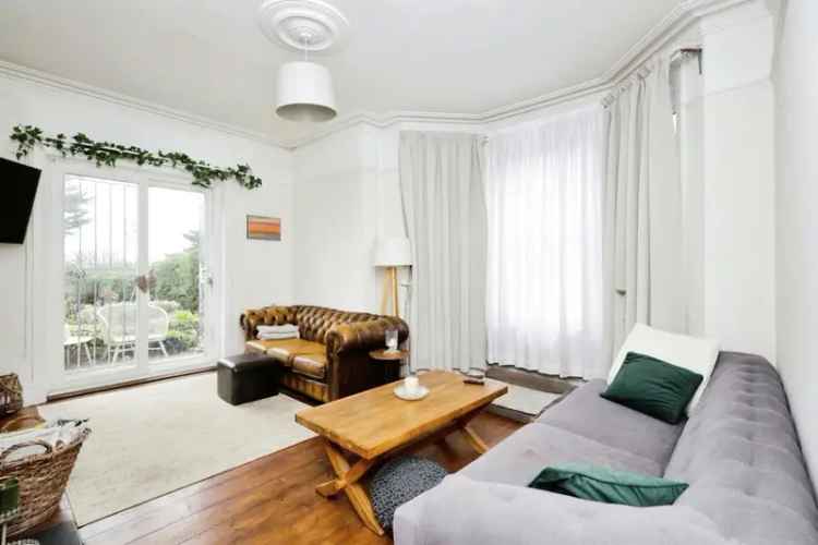 Victorian House Four Double Bedrooms Large Garden Close to Amenities