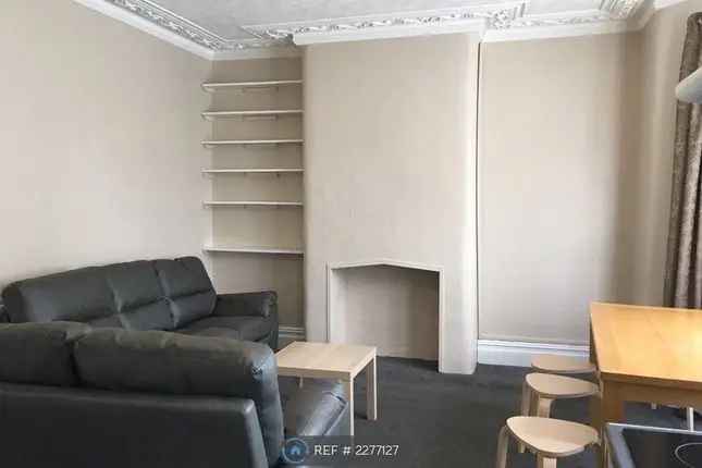 End terrace house to rent in Manor Road, Bristol BS7