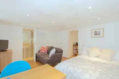 1 Room Flat 51 m² Bermondsey Modern Studio Apartment Private Balcony