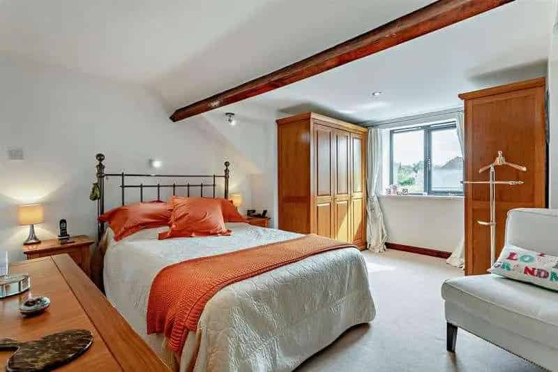 4 Bed Barn Conversion Gretton