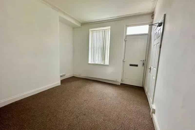Two Bedroom House in East End Park Leeds Zero Deposit Available