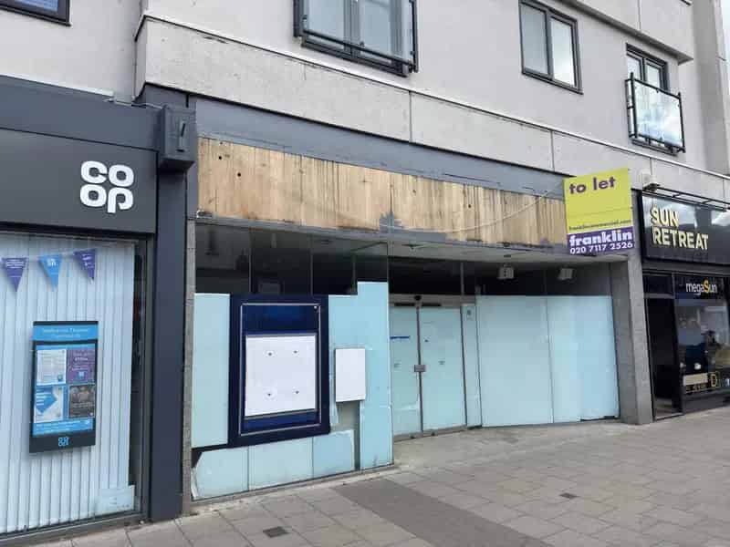 Walton-on-Thames High Street Retail Unit For Lease