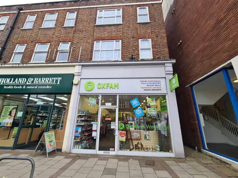 Retail Unit with 2 Maisonettes on Weybridge High Street
