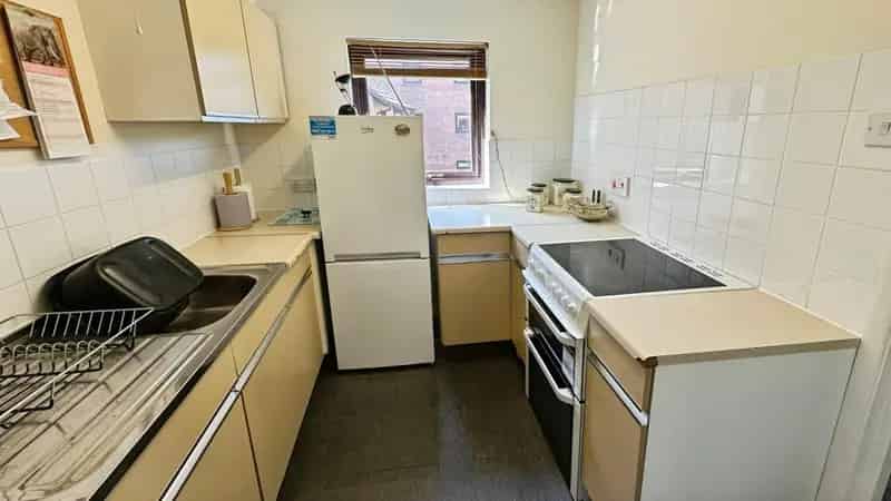 1 Bedroom Flat For Sale Near Fishponds Road