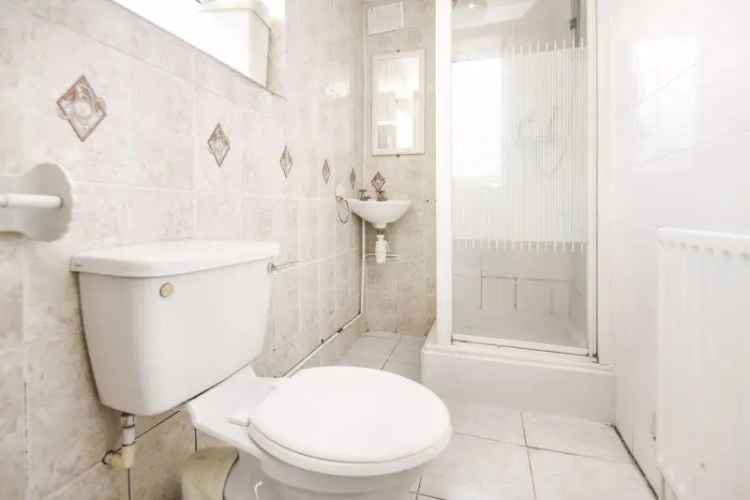 6 Bedroom Detached Student House Near University