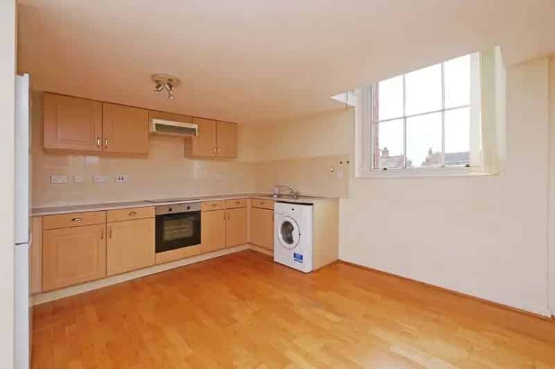 3 Bedroom Flat for Sale York North Yorkshire YO31 No Onward Chain
