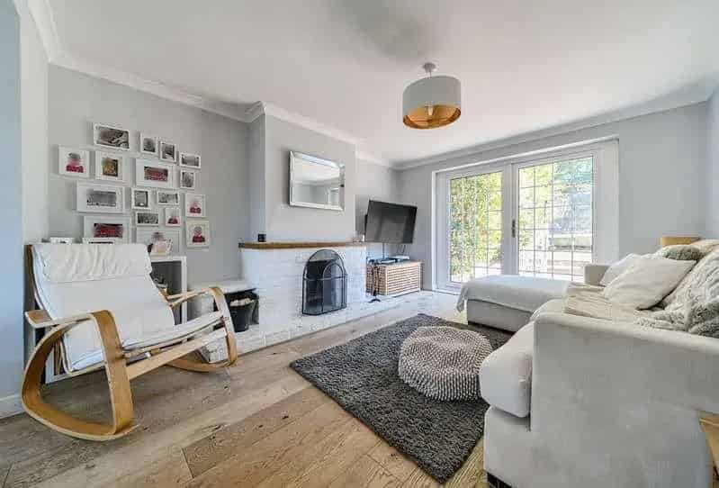 4 Bed House for Sale Near Shops