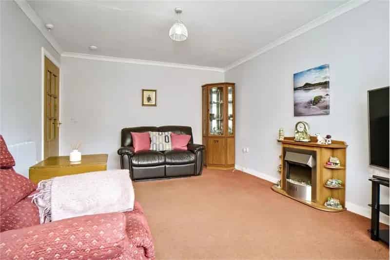 2 Bed Retirement Flat Liberton Ground Floor Residents Parking